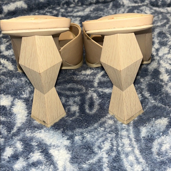 Gianni Bini Cream Mules - Picture 2 of 3